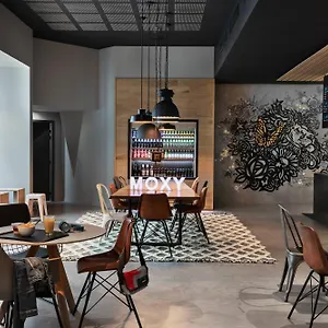 sofitel-lyon-aeroport.hotels-rhonealpes.com/